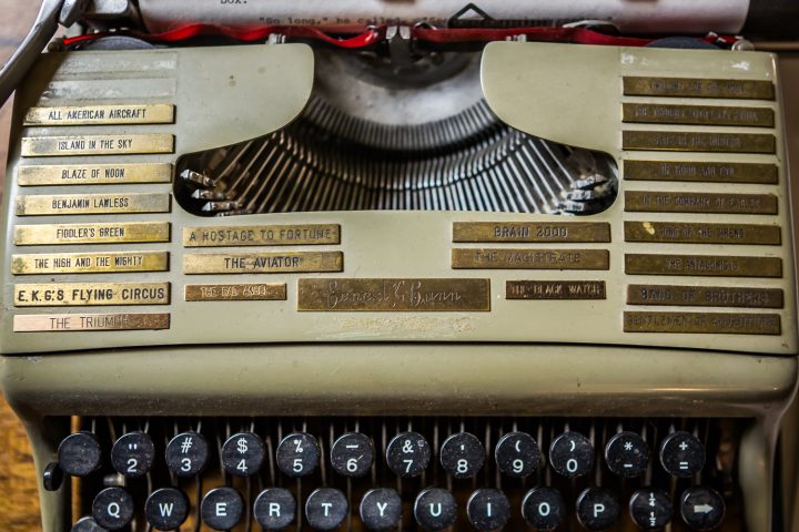 , Aérien: Célébrer la machine à écrire d’Ernie Gann pour son anniversaire