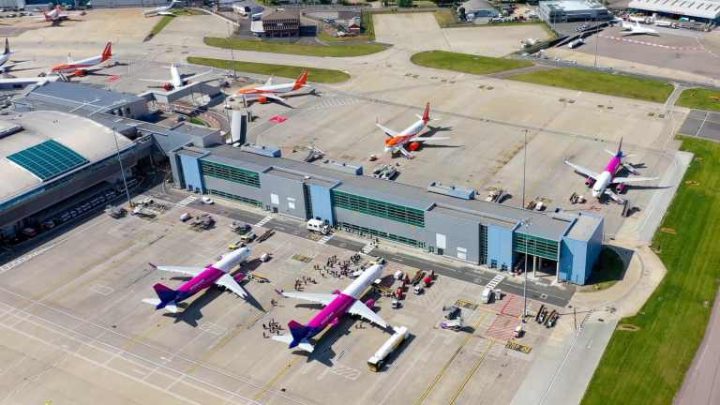 , aviation: October 2022: London-Luton with strong passenger growth